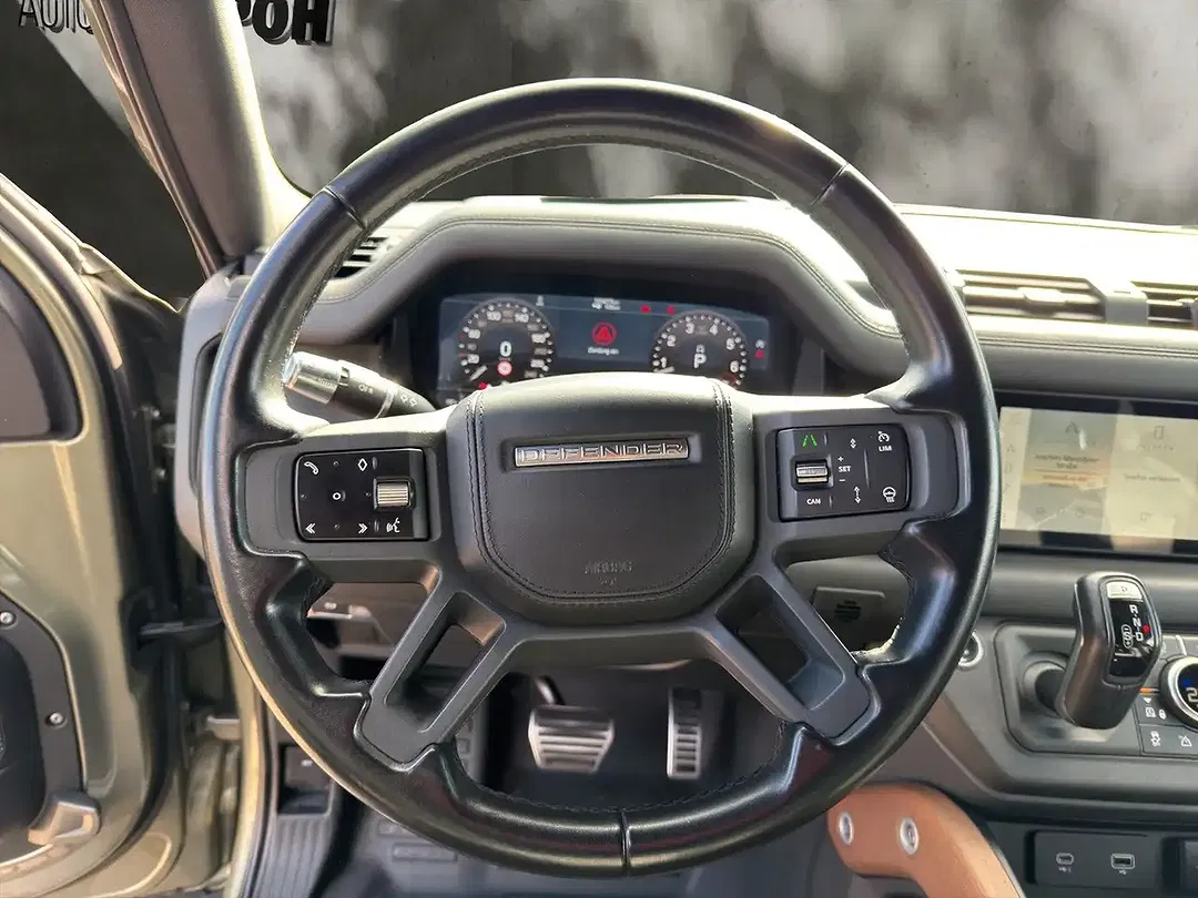 Land Rover Defender - Thumbnail 11