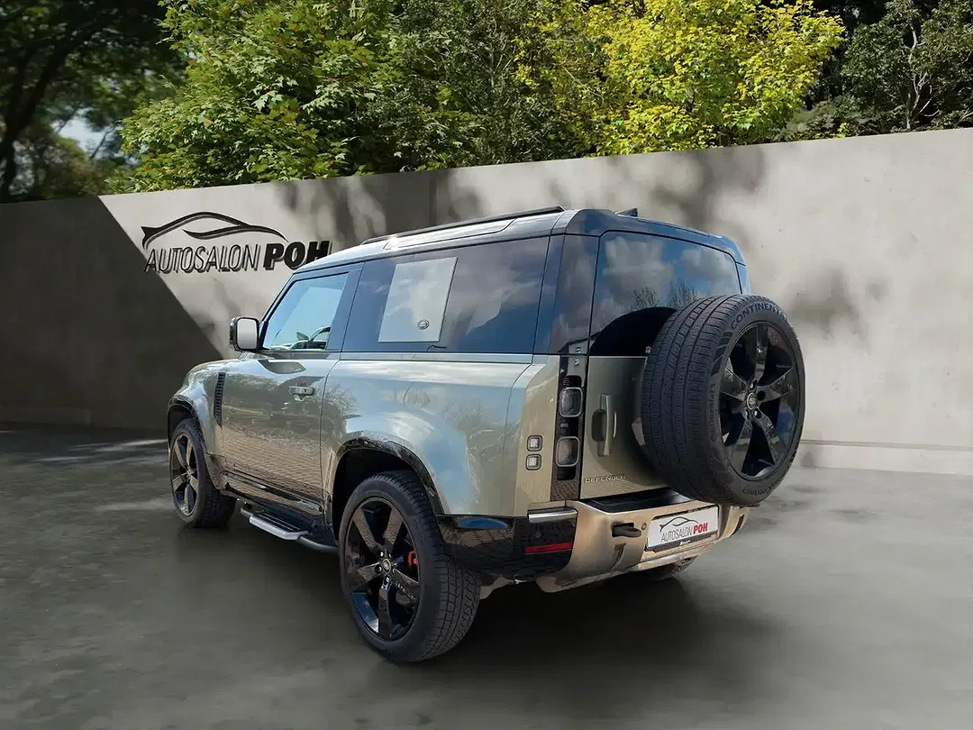 Land Rover Defender - Thumbnail 6