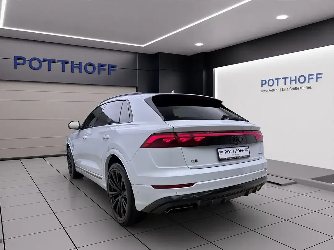Audi Q8 - Thumbnail 3