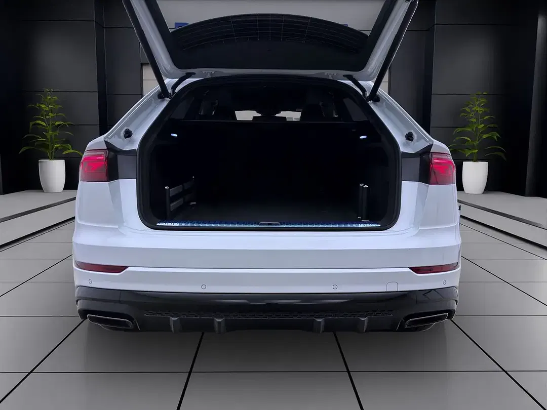 Audi Q8 - Thumbnail 5
