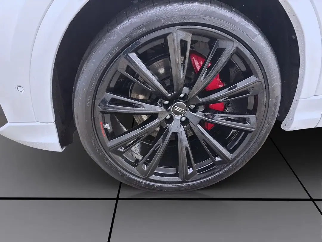 Audi Q8 - Thumbnail 9