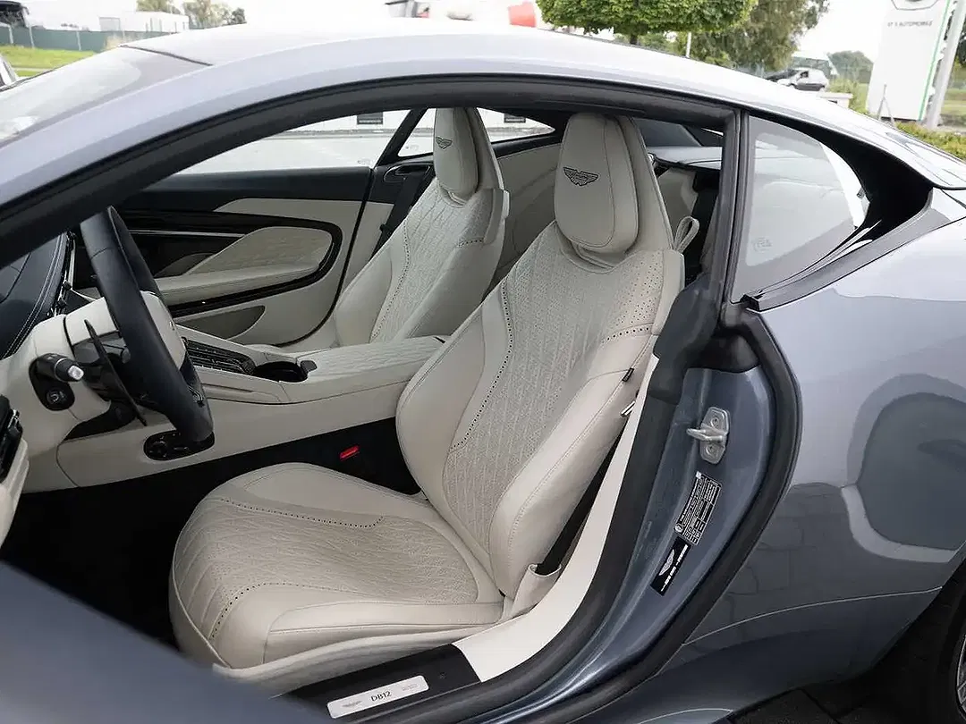 Aston Martin DB12 - Thumbnail 12