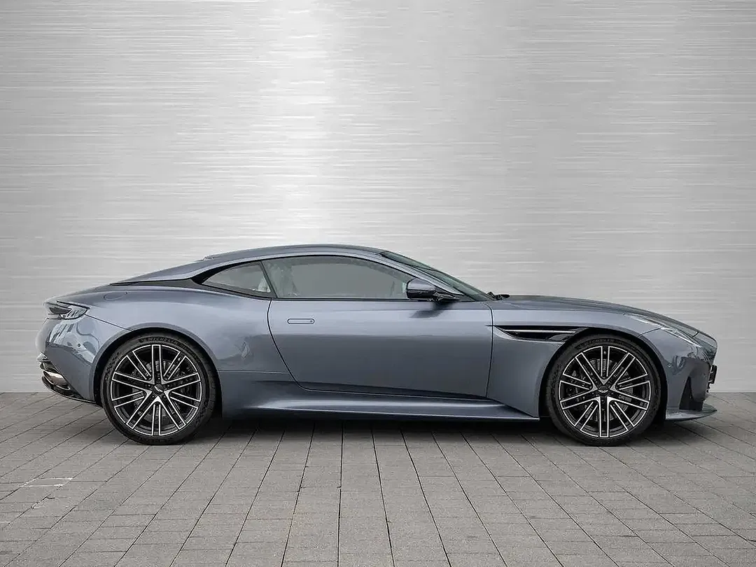 Aston Martin DB12 - Thumbnail 13