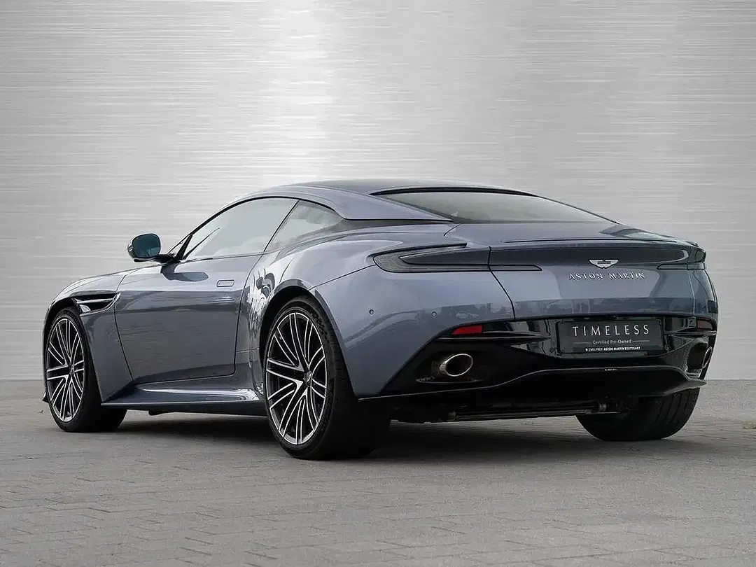 Aston Martin DB12 - Thumbnail 2