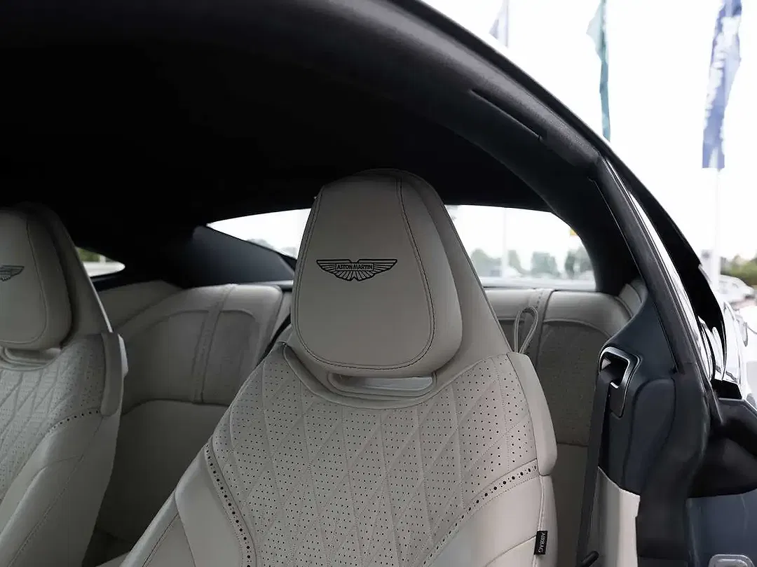 Aston Martin DB12 - Thumbnail 5