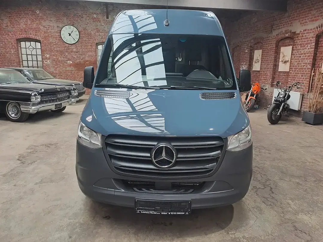 Mercedes-Benz Sprinter - Thumbnail 2