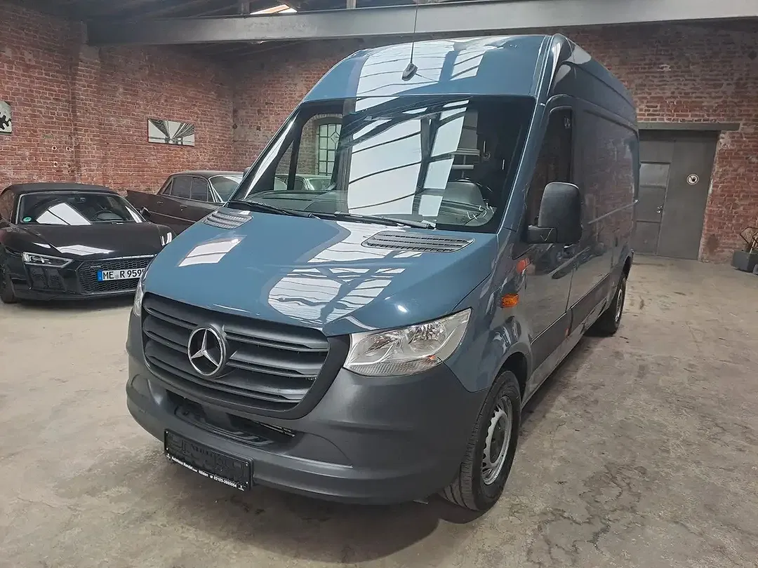 Mercedes-Benz Sprinter - Thumbnail 3