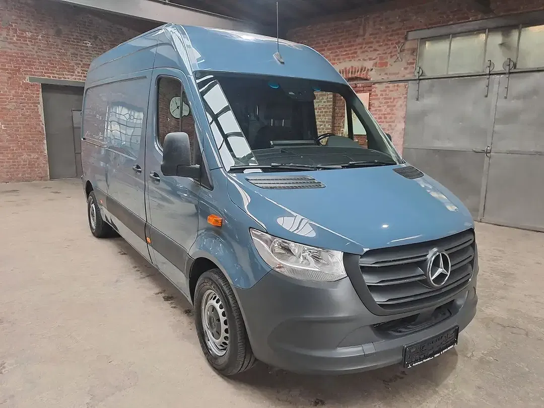Mercedes-Benz Sprinter - Thumbnail 5