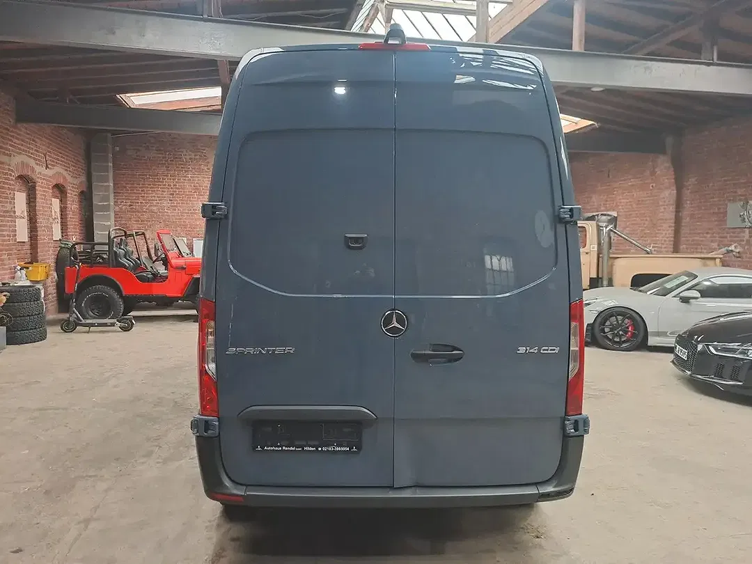 Mercedes-Benz Sprinter - Thumbnail 8