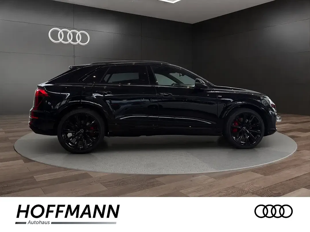Audi Q8 - Thumbnail 3