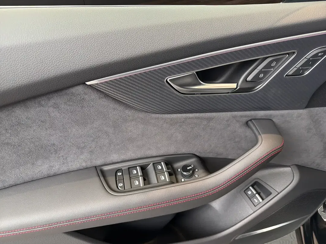 Audi Q8 - Thumbnail 9
