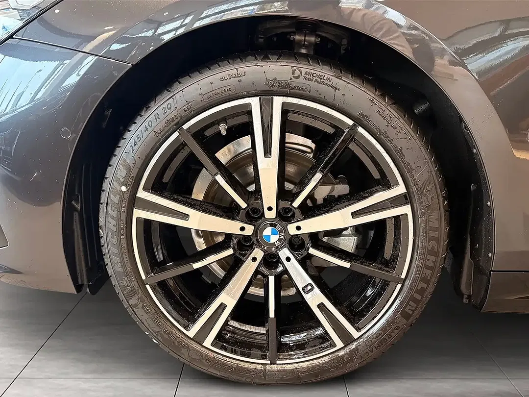 BMW 520 - Thumbnail 4