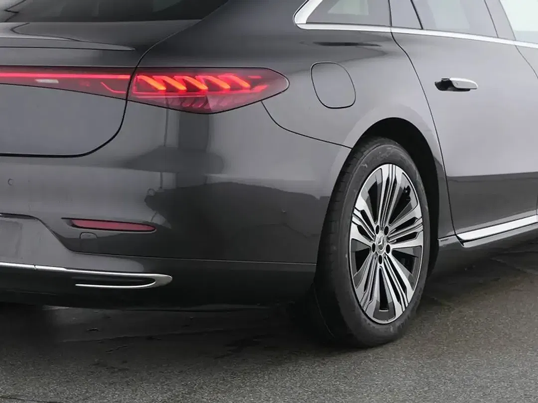 Mercedes-Benz EQS - Thumbnail 4