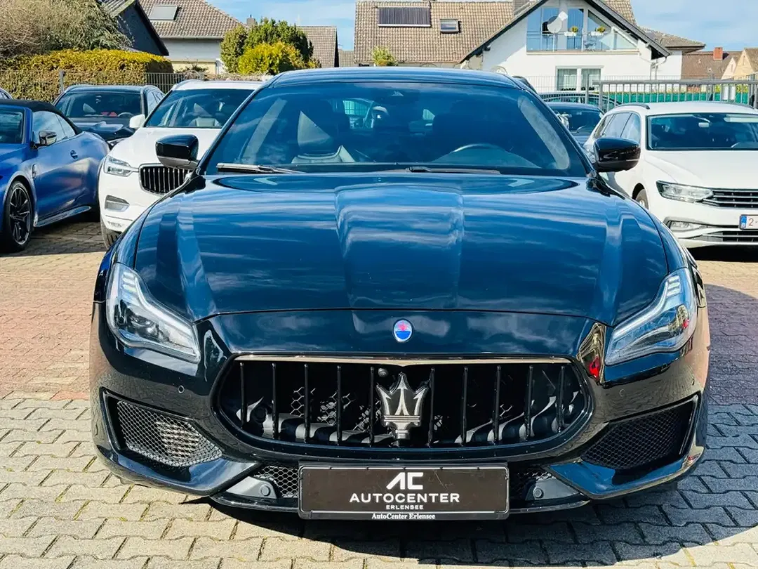 Maserati Quattroporte - Thumbnail 2
