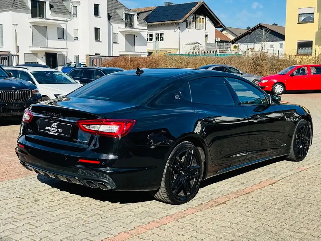 Maserati Quattroporte - Thumbnail 5