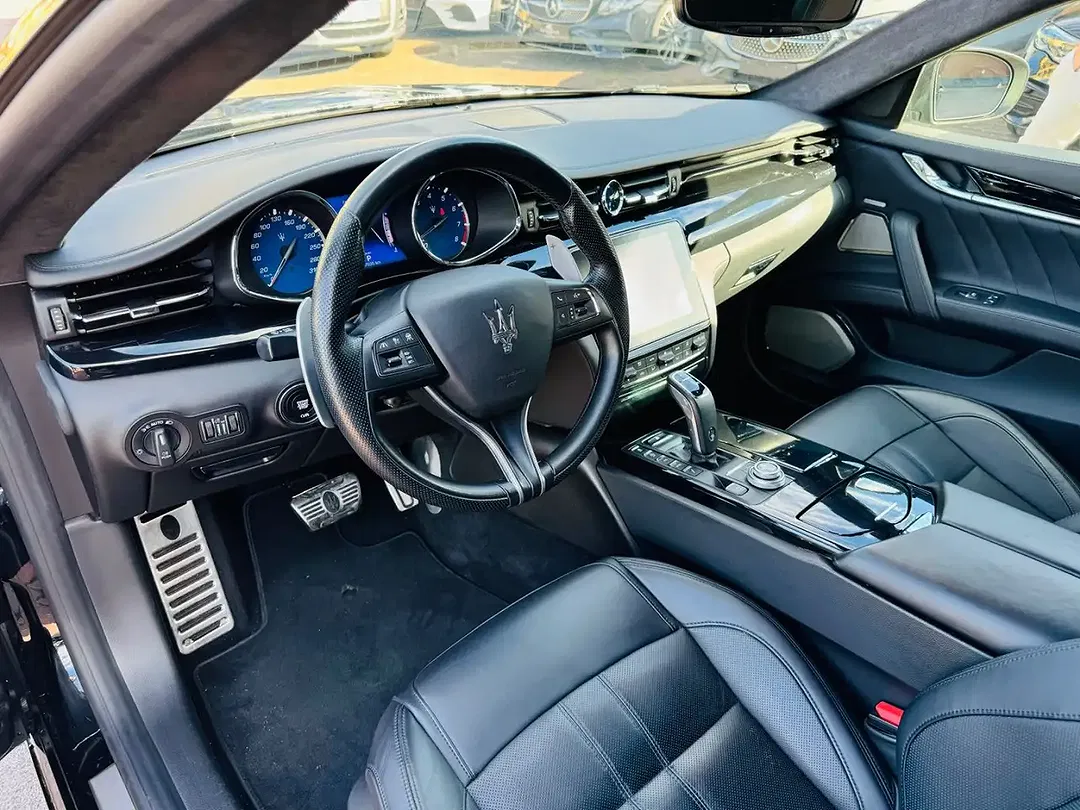 Maserati Quattroporte - Thumbnail 9