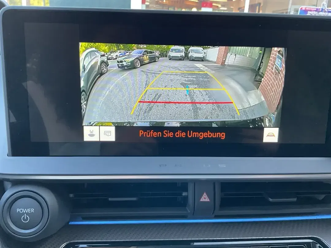 Toyota Prius - Thumbnail 8