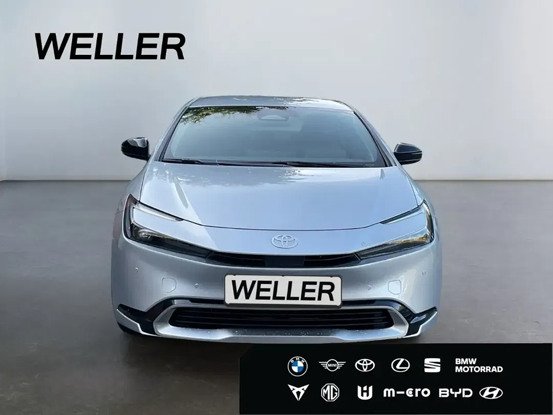 Toyota Prius - Thumbnail 4