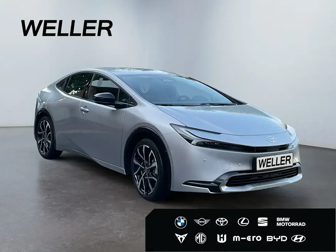 Toyota Prius - Thumbnail 5