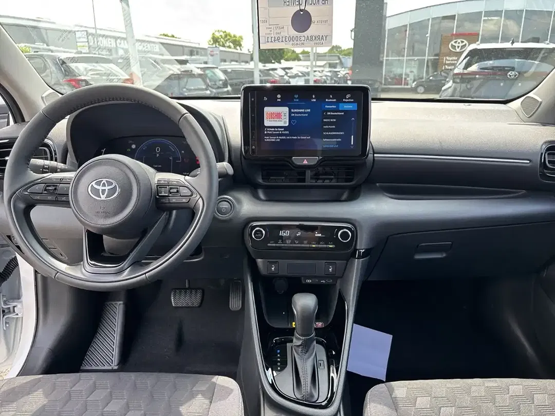 Toyota Yaris - Thumbnail 12