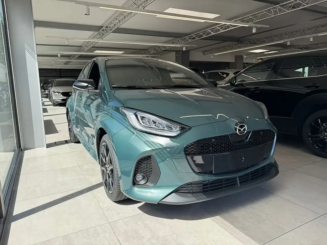 Mazda 2 - Thumbnail 4
