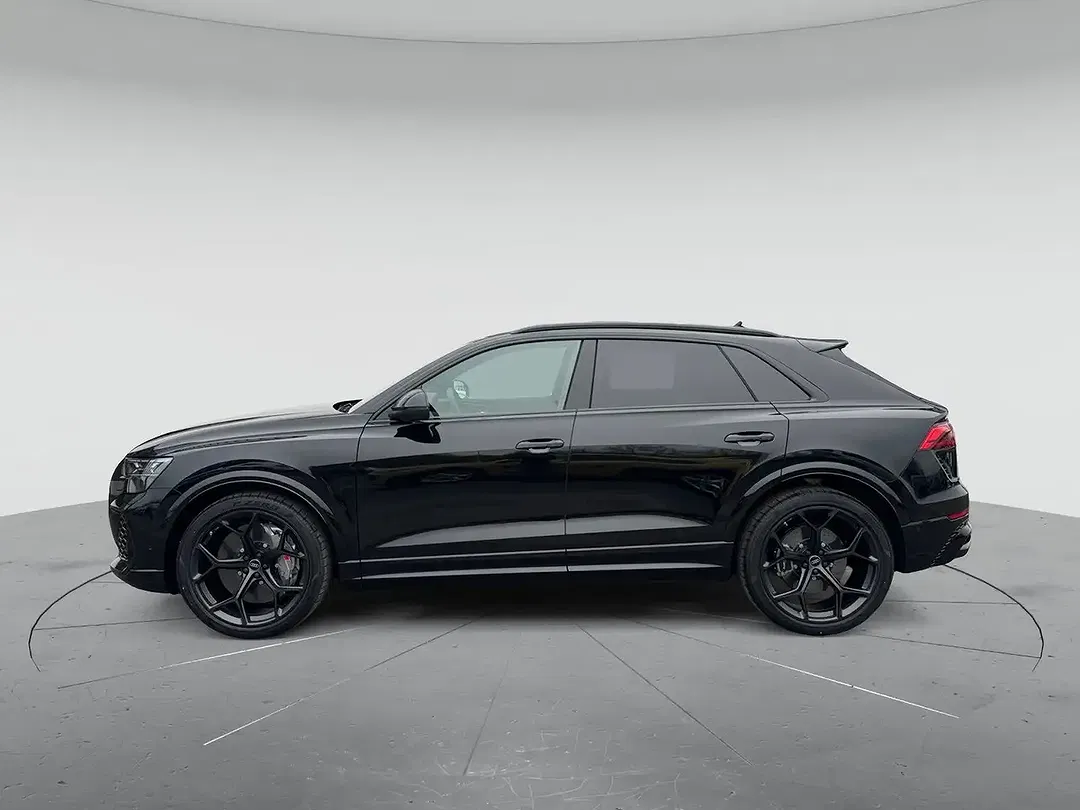 Audi RS Q8 - Thumbnail 4