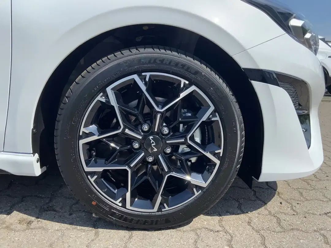 Kia Ceed / cee'd - Thumbnail 6