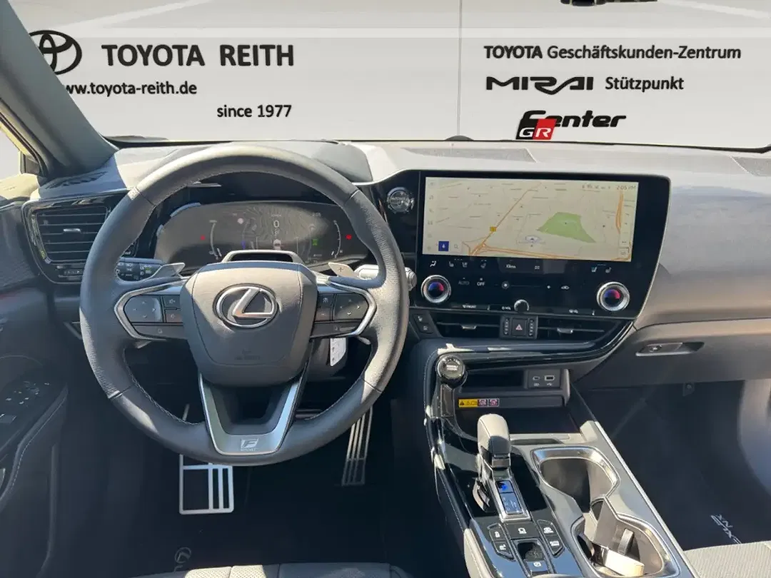 Lexus NX 450h+ - Thumbnail 10