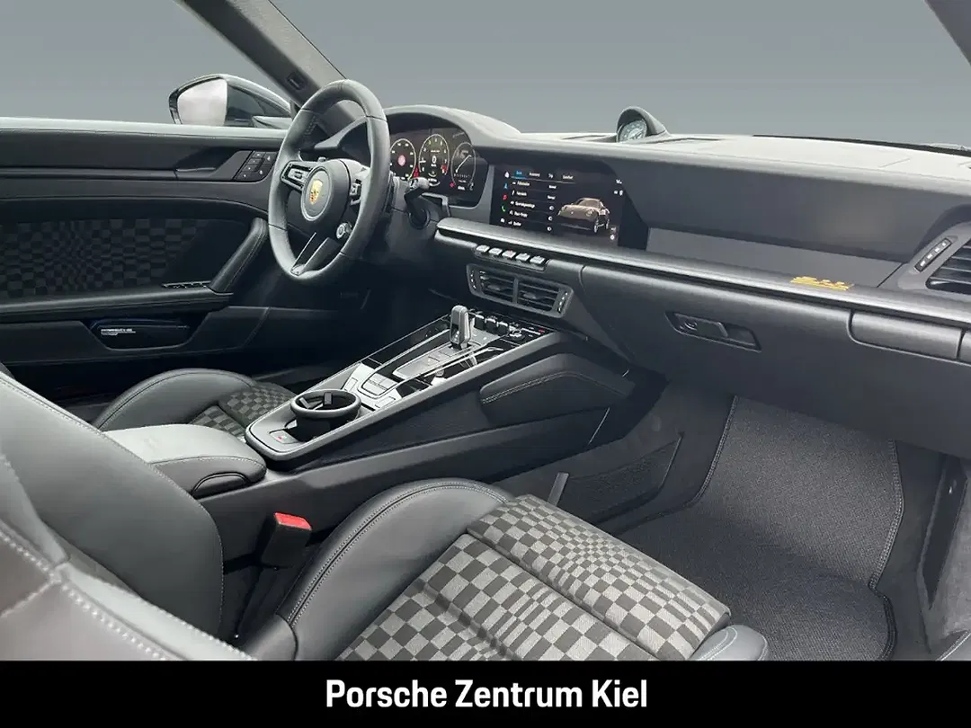 Porsche 992 - Thumbnail 11
