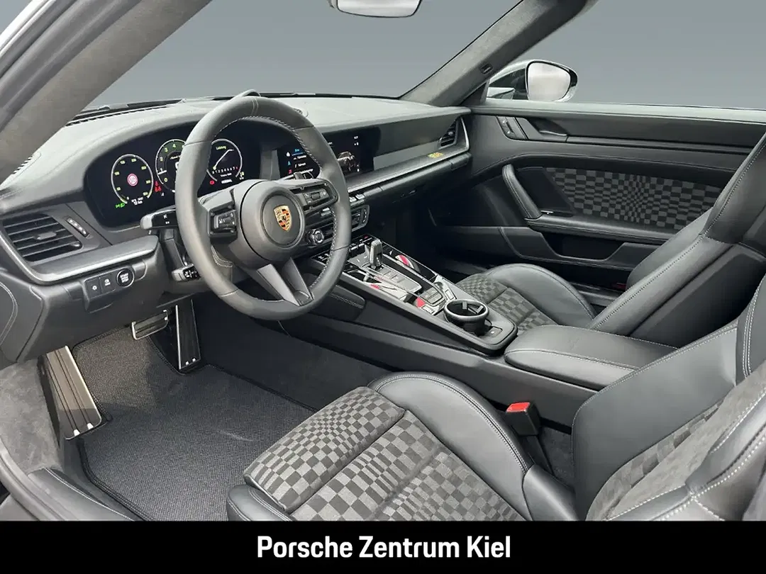 Porsche 992 - Thumbnail 7