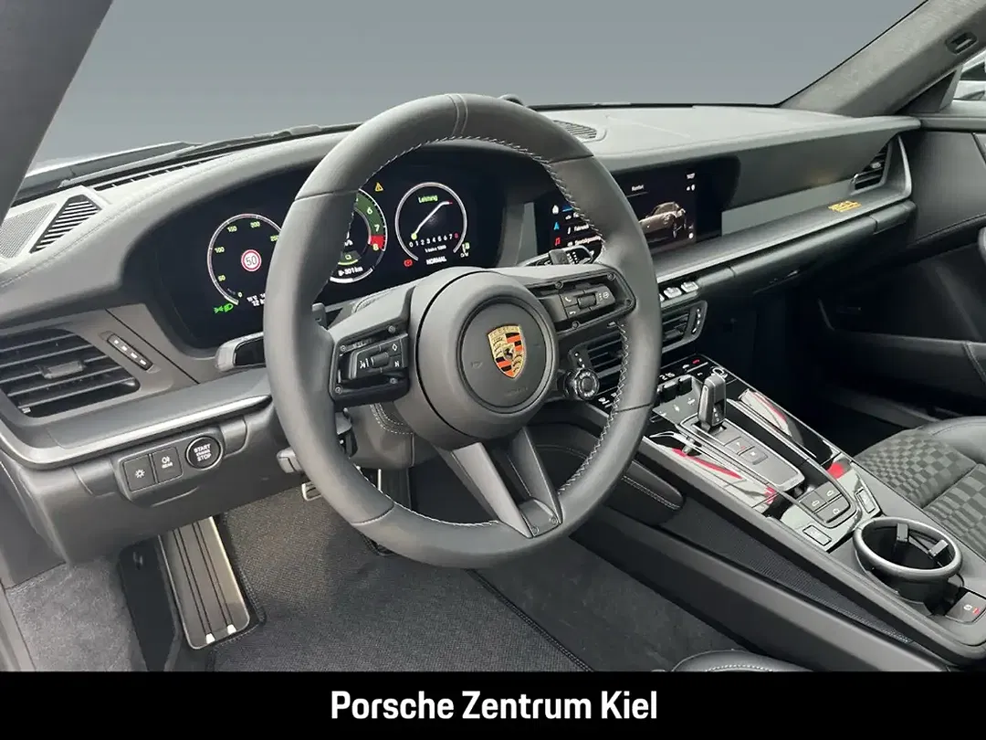 Porsche 992 - Thumbnail 9
