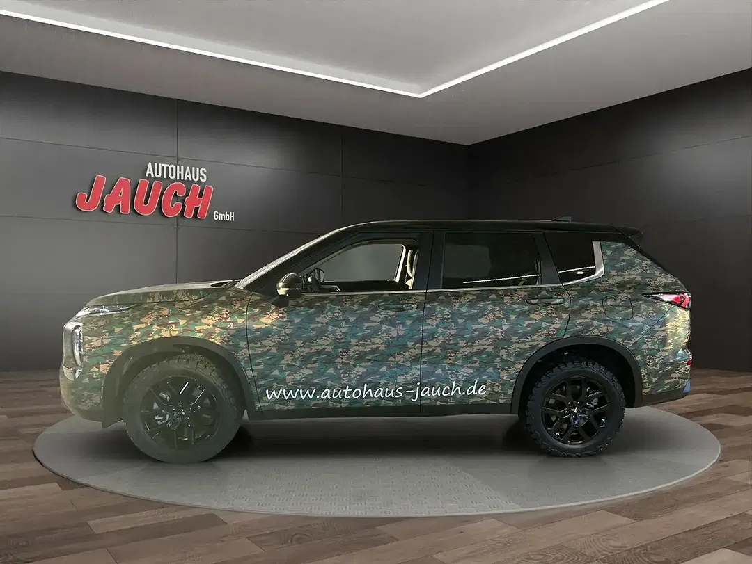 Mitsubishi Outlander - Thumbnail 2