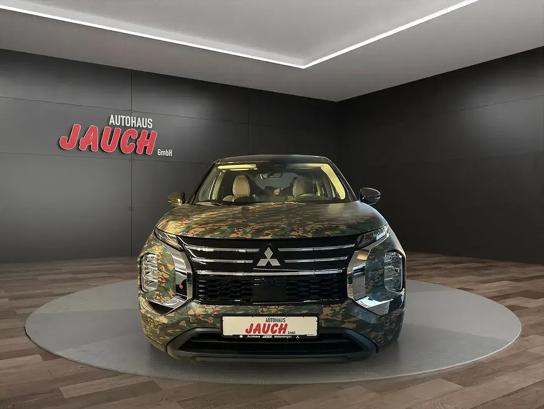 Mitsubishi Outlander - Thumbnail 7