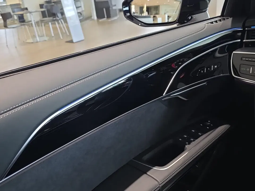 Audi S8 - Thumbnail 11