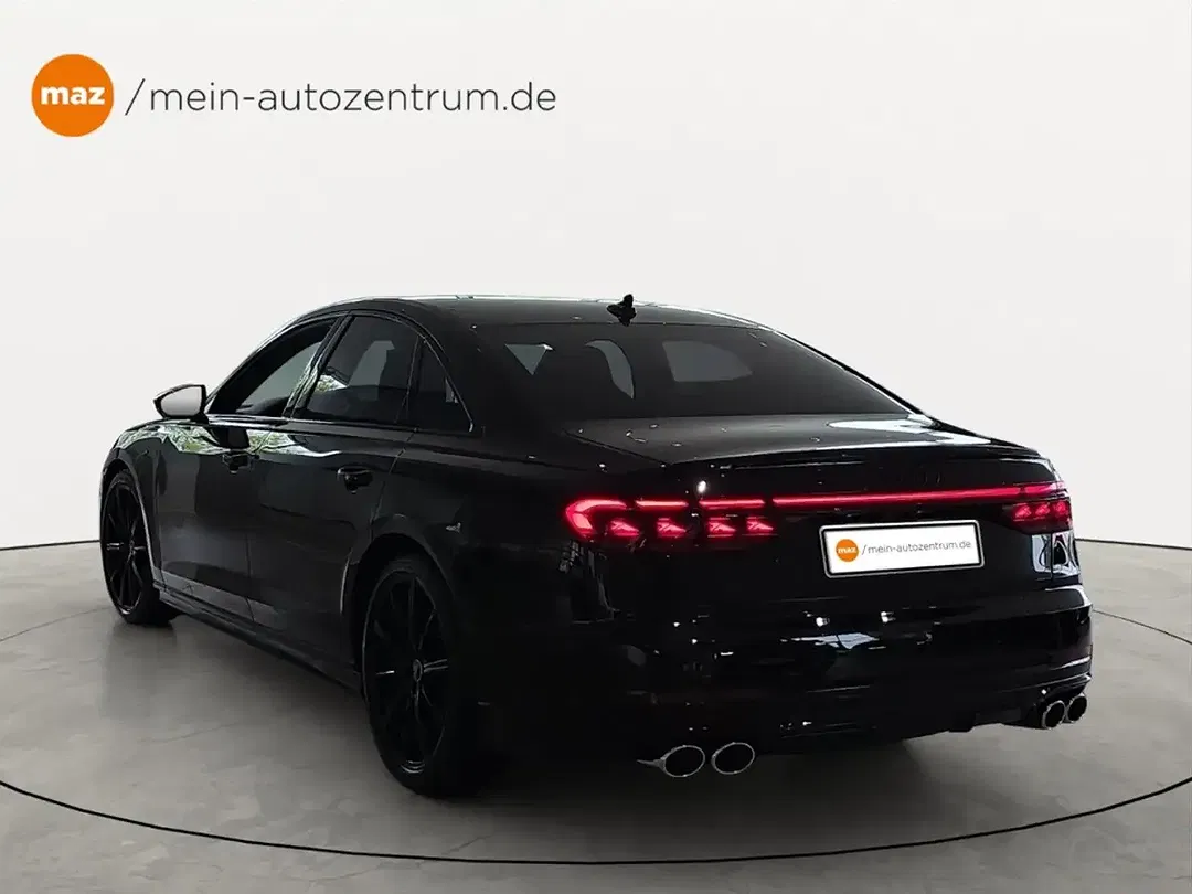 Audi S8 - Thumbnail 3