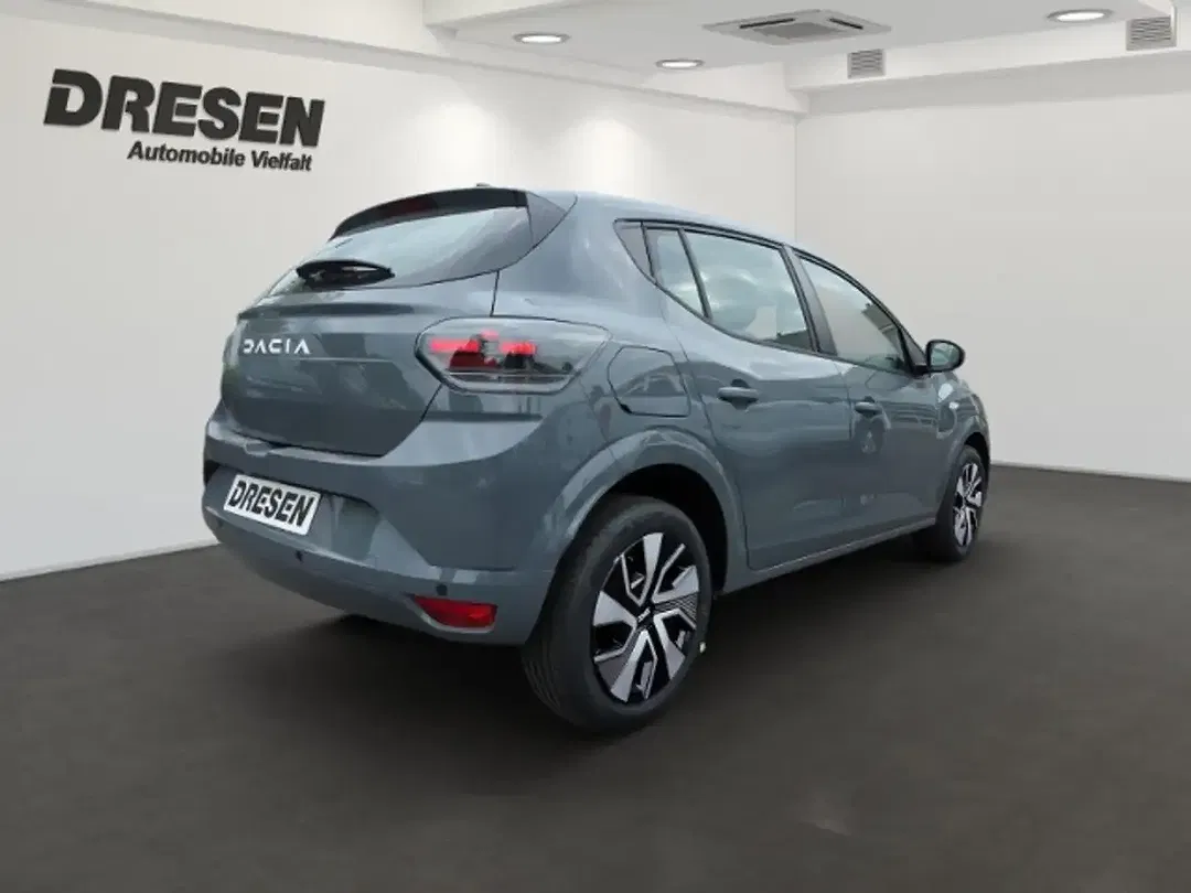 Dacia Sandero - Thumbnail 2