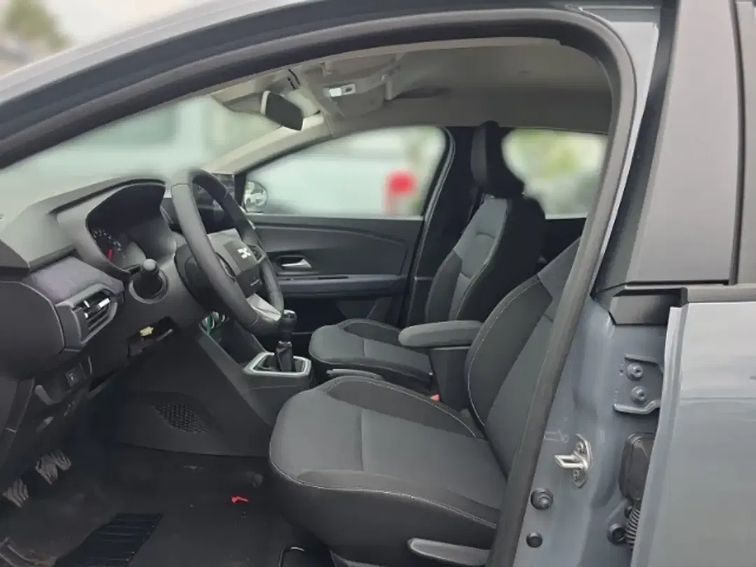 Dacia Sandero - Thumbnail 6