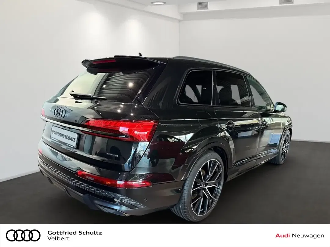 Audi Q7 - Thumbnail 4