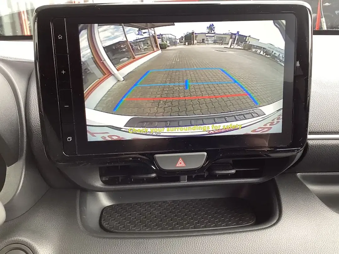 Toyota Yaris - Thumbnail 9