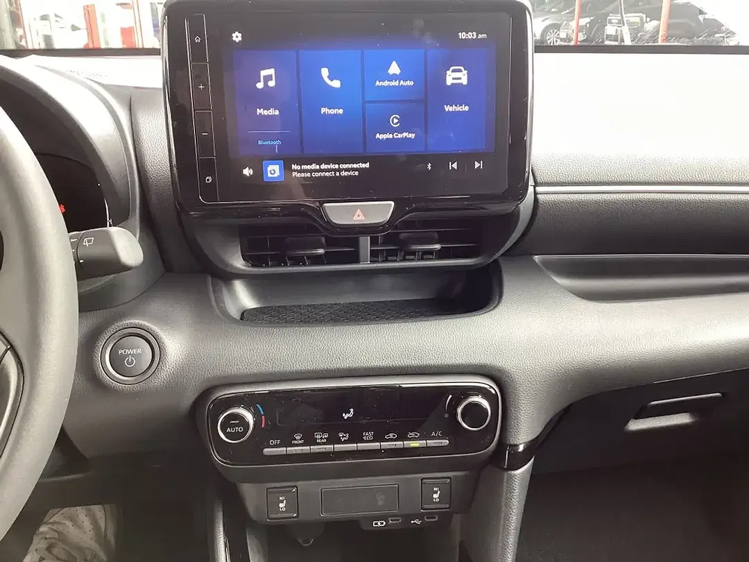 Toyota Yaris - Thumbnail 10