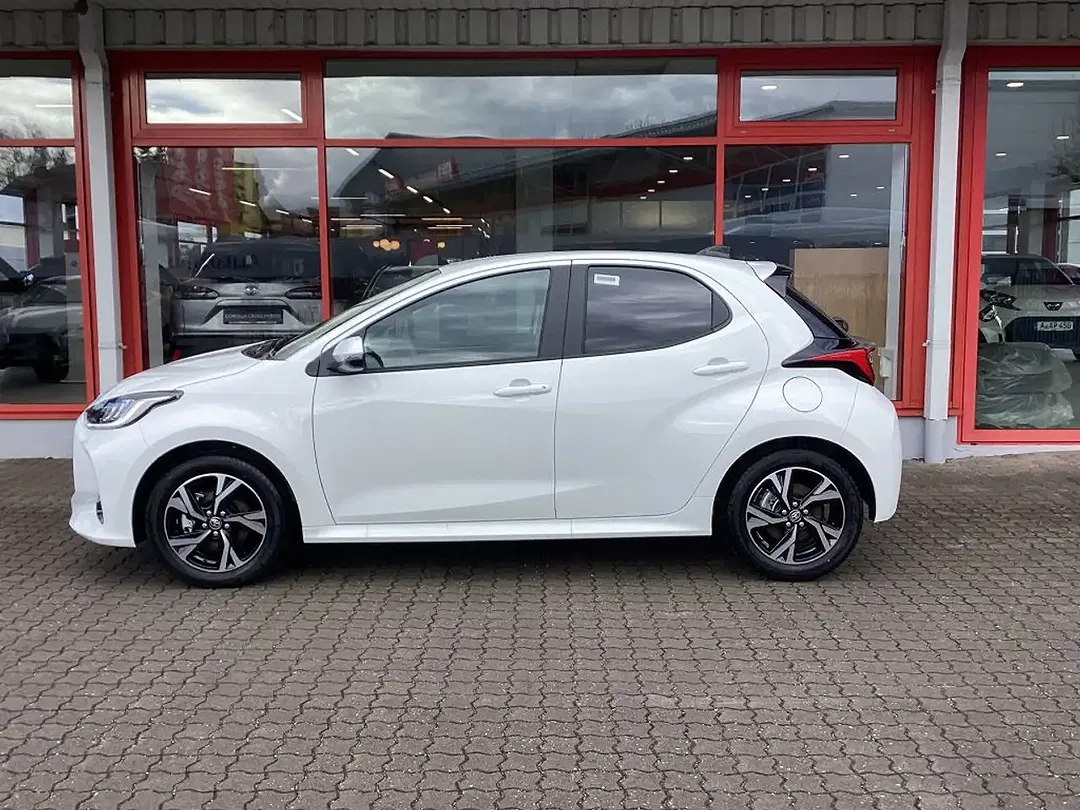 Toyota Yaris - Thumbnail 1