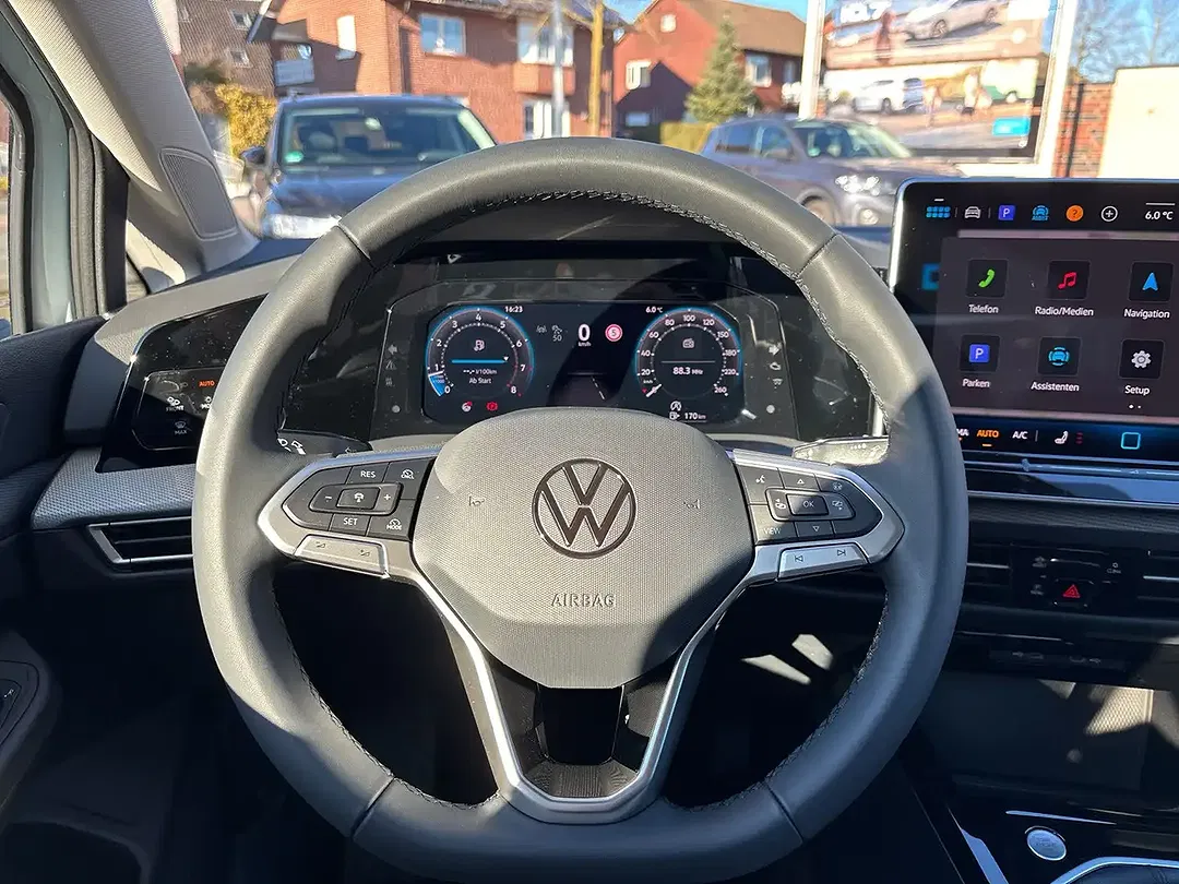 Volkswagen Golf - Thumbnail 12