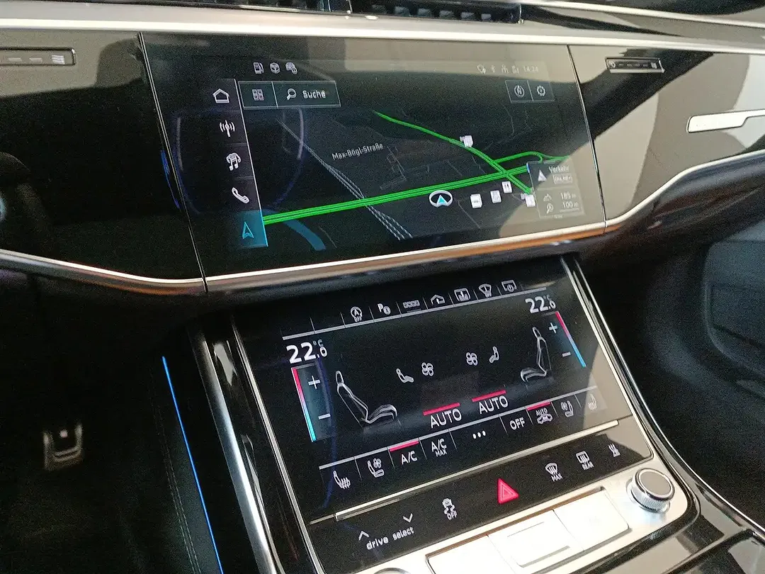 Audi A8 - Thumbnail 12