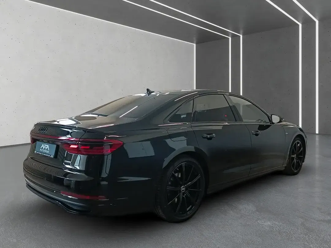 Audi A8 - Thumbnail 2