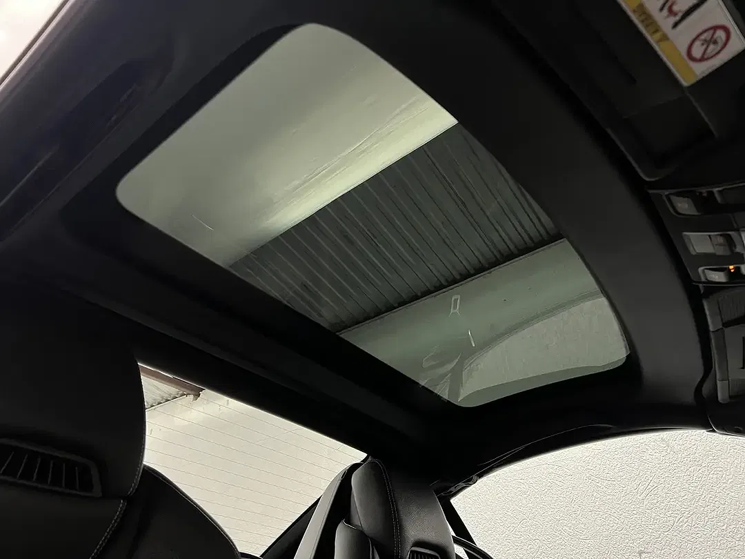 Mercedes-Benz SLC 180 - Thumbnail 11