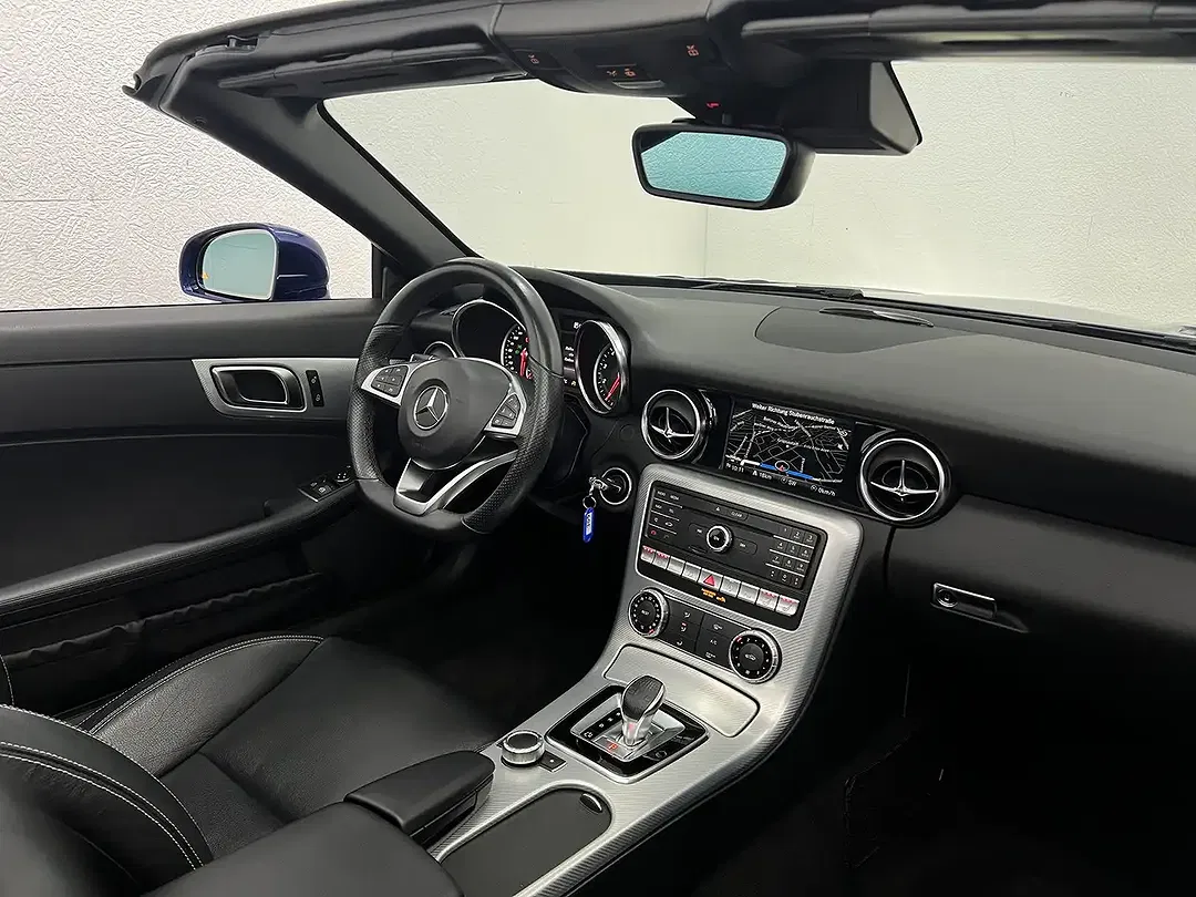 Mercedes-Benz SLC 180 - Thumbnail 12