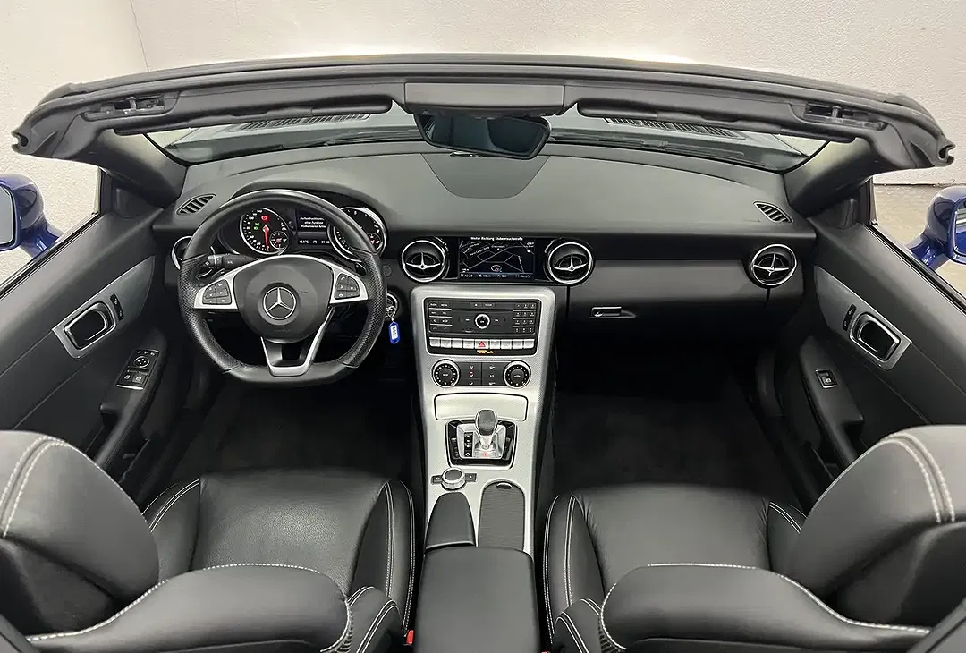 Mercedes-Benz SLC 180 - Thumbnail 4