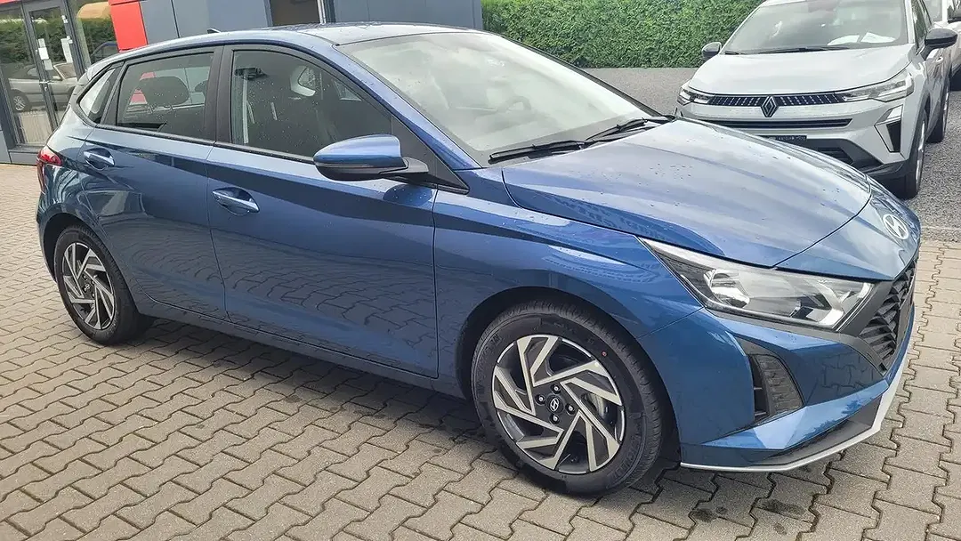 Hyundai i20 - Thumbnail 3