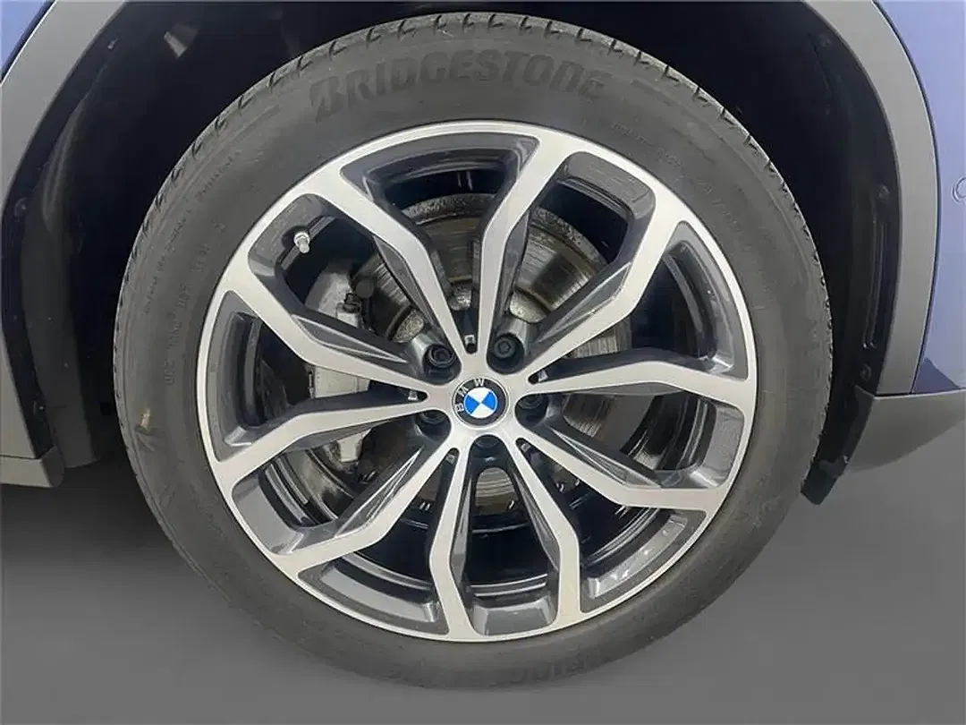 BMW X3 - Thumbnail 6