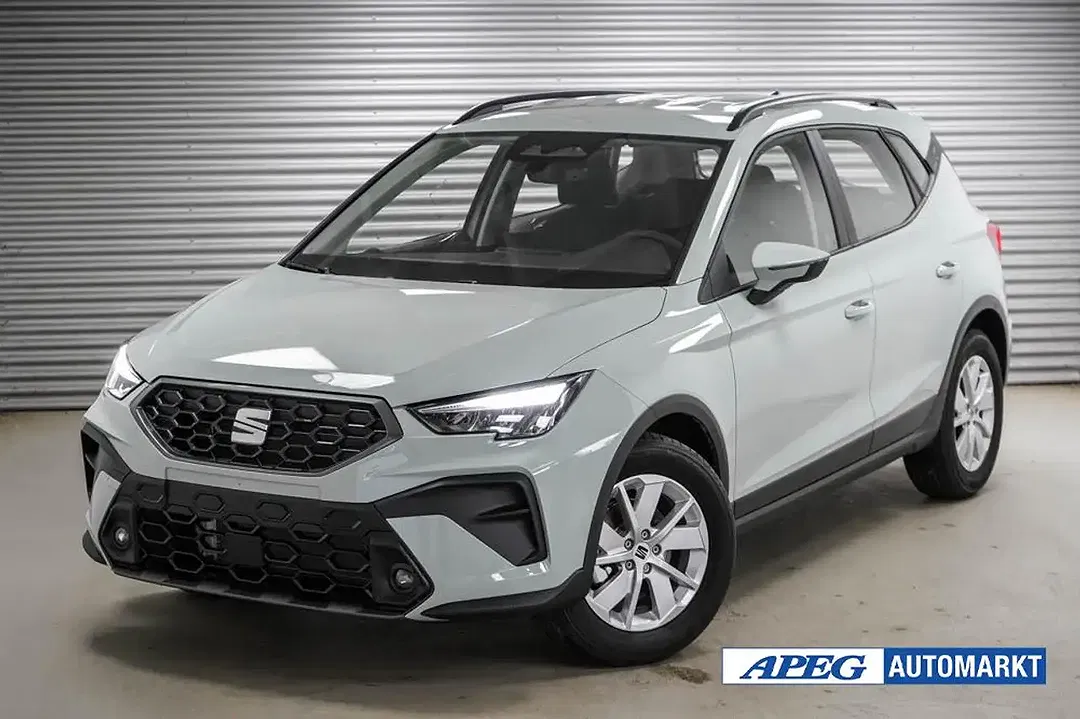 SEAT Arona - Thumbnail 1